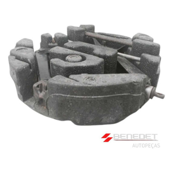 Suporte Isopor Estepe Com Macaco E Chave Roda Onix Prisma 18