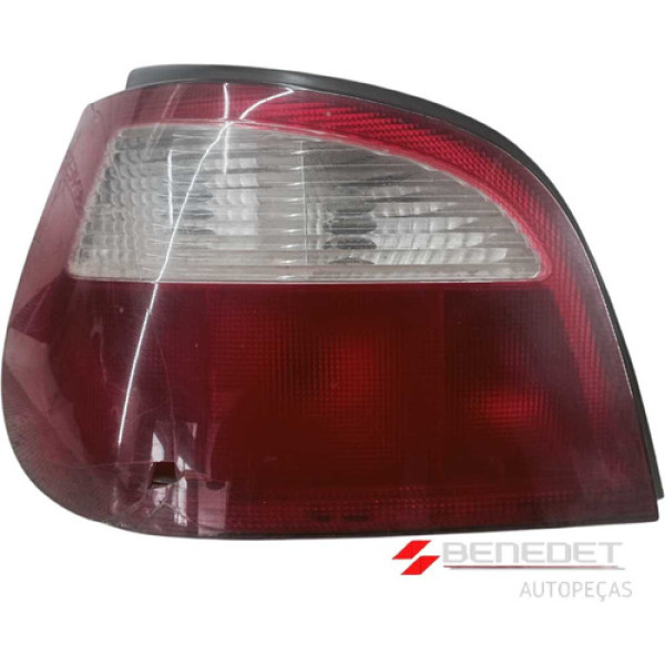 Lanterna Megane Hatch Traseira Esquerda - Quebrada 