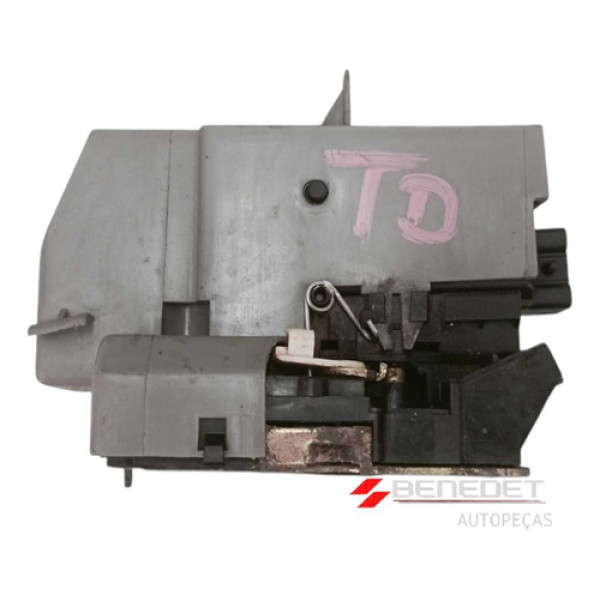 Fechadura Da Porta Traseira Direita  Renault Clio 2001