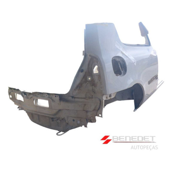Recorte Lateral Traseira Direita Clio 2 Portas 99 A 2012